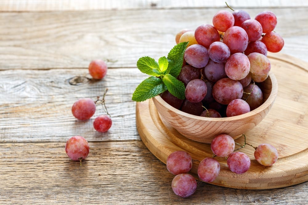 grapes, cancer fighting foods